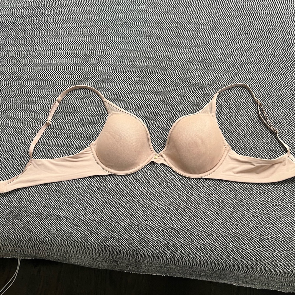 Third love plunge bra. Never worn 36B NWOT